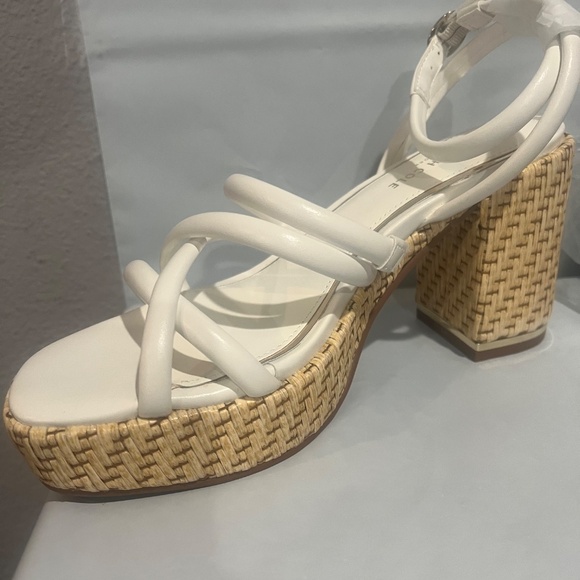 New Kenneth Cole Women's Daphne Heeled Sandal White Strappy Size 8 M Shoes - Picture 7 of 9
